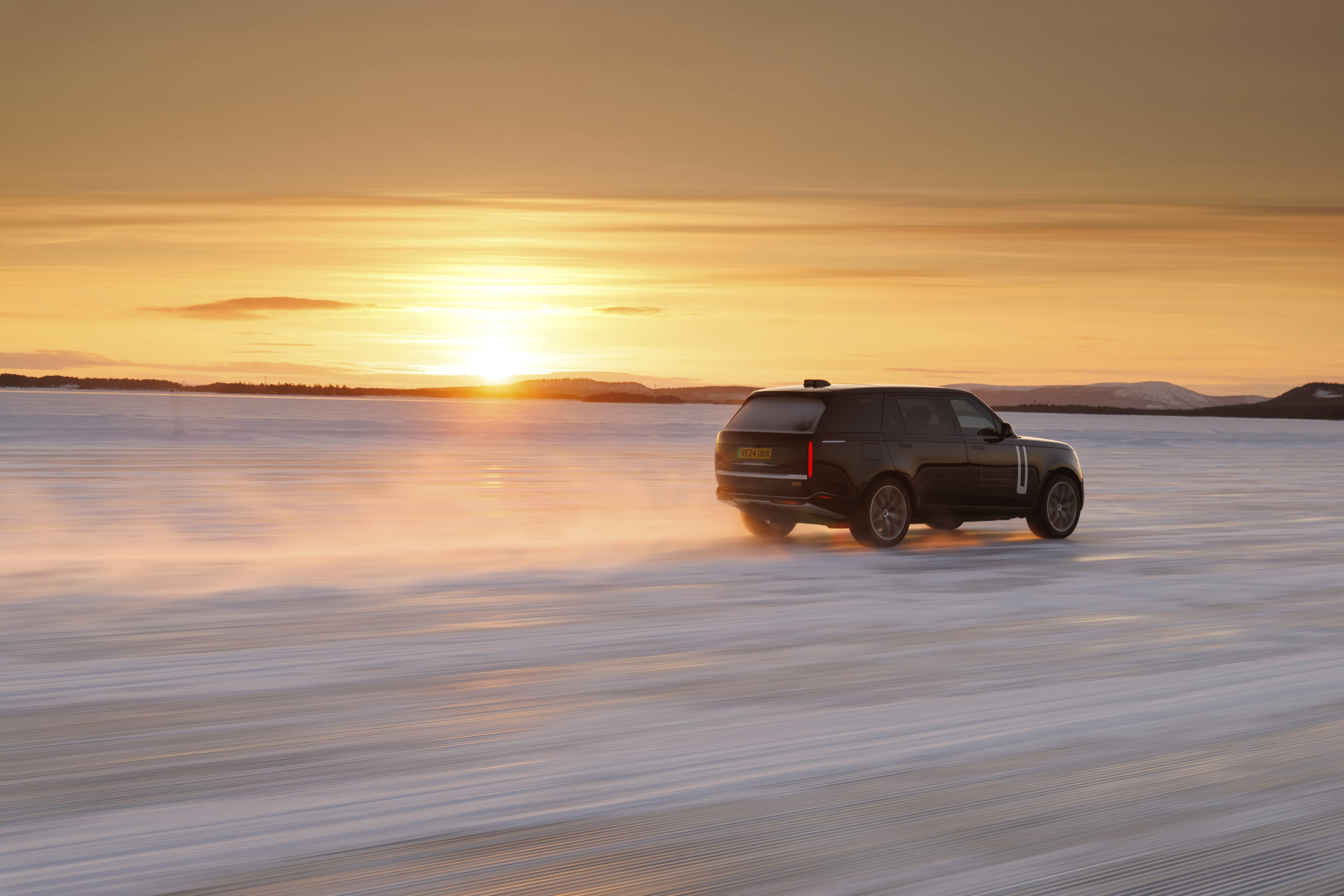 El Range Rover Eléctrico: Tecnología Revolucionaria y Eficiencia Líder que Conquista a Más de 60.000 Clientes